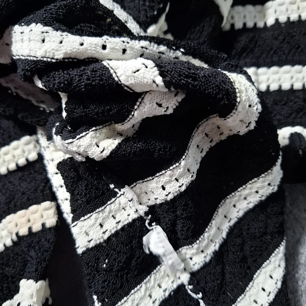 ZARA Black White Knitted Striped Cropped Long Sleeve Jumper, Size S
